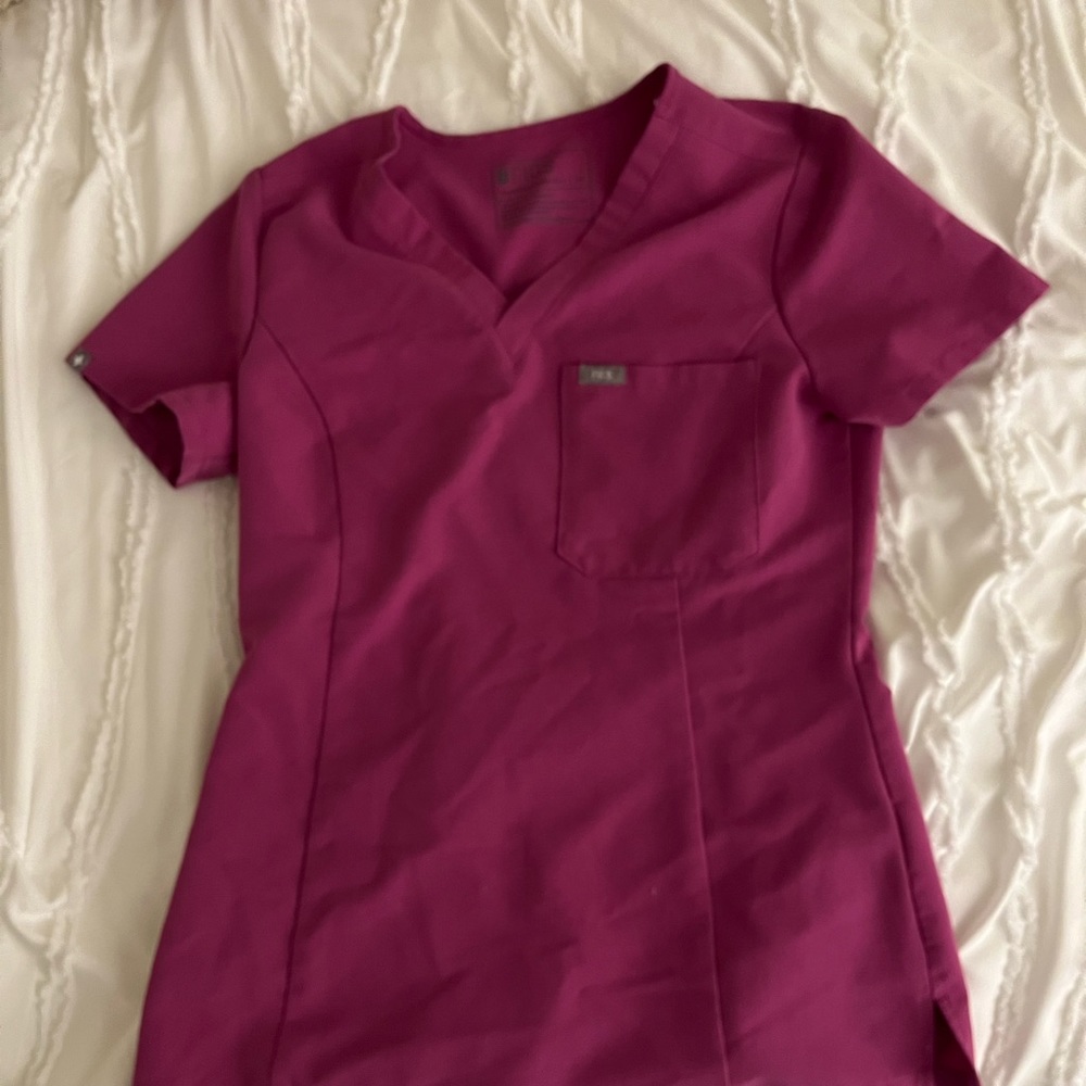 FIGS SCRUB SET BRIGHT FUSCHIA XS TOP S/PETITE BOTTOMS